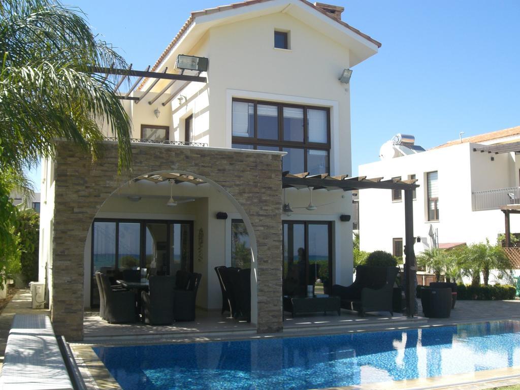 Ionion Beachfront Villa Ayia Napa Habitación foto