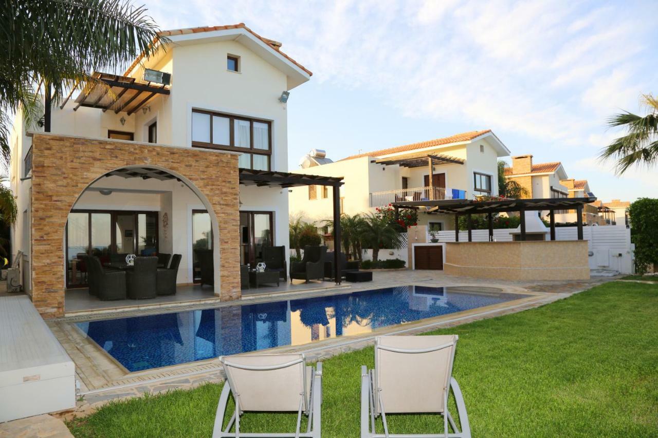 Ionion Beachfront Villa Ayia Napa Exterior foto